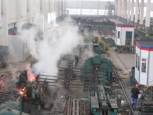 克孜勒苏无缝钢管厂家生产车间